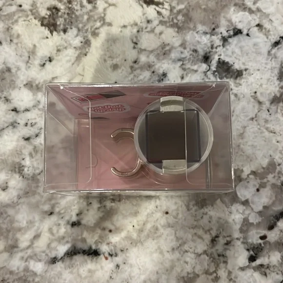 Limited edition Stanley and E.L.F lipgloss holder - Picture 2 of 4